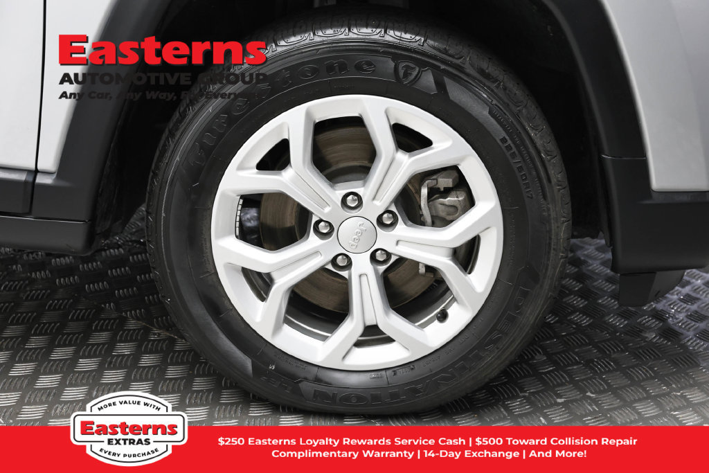 Used 2024 Jeep Compass Latitude AWD/4WD image 31