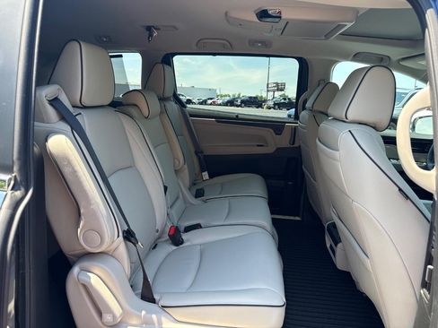 Certified 2026 Honda Odyssey Touring image 11