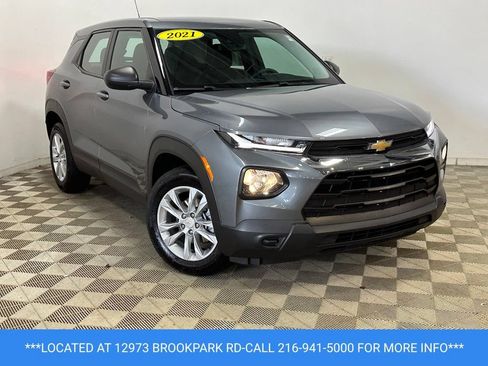 Used 2021 Chevrolet TrailBlazer LS FWD image 3