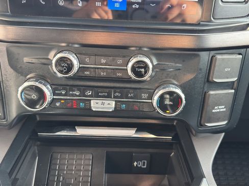 Used 2023 Ford F250 Lariat w/ Sport Appearance Package image 11