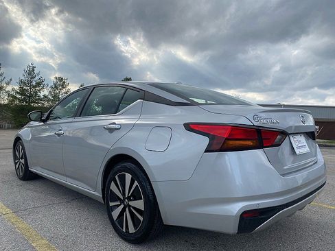 Used 2022 Nissan Altima 2.5 SV image 6