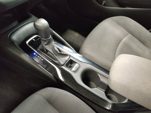Used 2021 Toyota Corolla LE FWD image 26