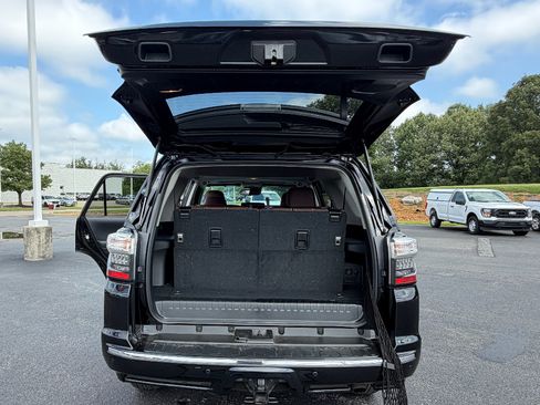 Used 2023 Toyota 4Runner Limited AWD/4WD image 15