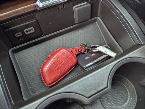 Used 2023 GMC Yukon XL Denali Ultimate w/ LPO, Floor Liner Package image 22