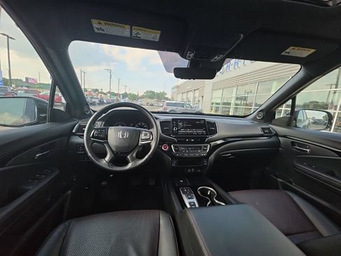 Used 2025 Honda Ridgeline Black Edition image 34