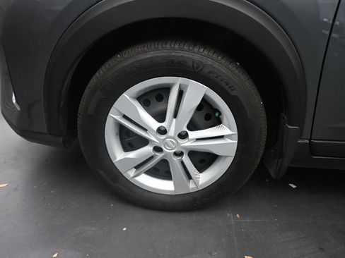 Used 2024 Nissan Kicks S image 22