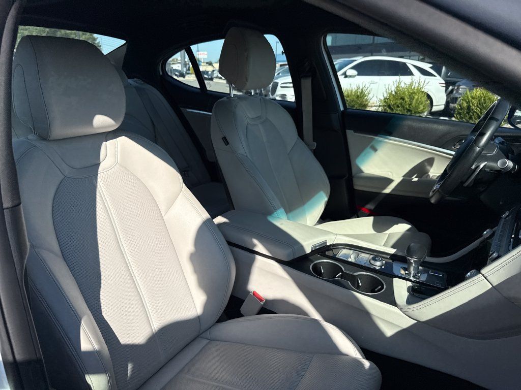 Used 2025 Genesis G70 2.5T AWD/4WD image 18