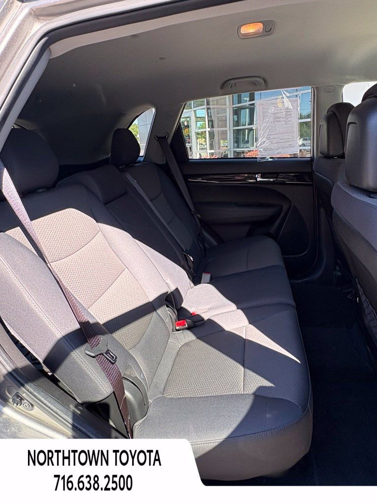 Used 2013 Kia Sorento LX AWD/4WD image 8