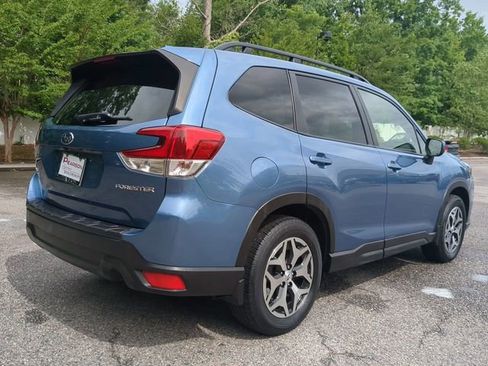 Used 2023 Subaru Forester Premium AWD/4WD image 4