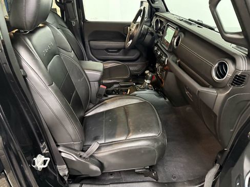 Used 2023 Jeep Wrangler Unlimited Sahara w/ Cold Weather Group image 38