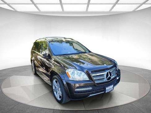 Used 2012 Mercedes-Benz GL 550 4MATIC image 2