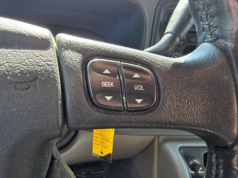 Used 2004 GMC Yukon SLE w/ Sound System Plus Package AWD/4WD image 30