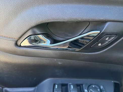 Used 2021 GMC Acadia AT4 image 23