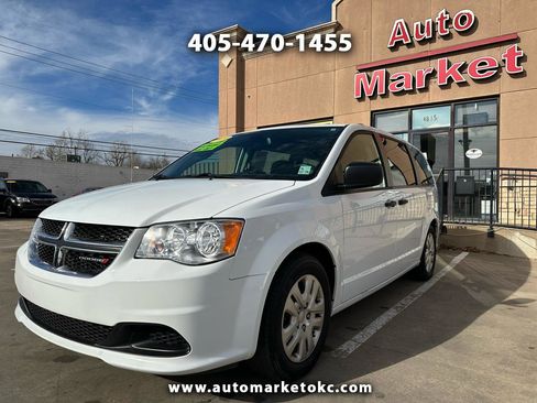 Used 2019 Dodge Grand Caravan SE w/ UConnect Hands-Free Group image 1