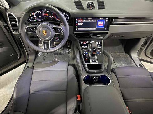 Used 2022 Porsche Cayenne GTS AWD/4WD image 70
