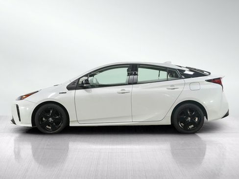 Used 2021 Toyota Prius FWD image 2