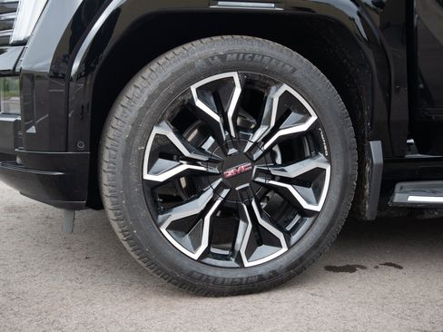 Used 2026 GMC Sierra EV Denali AWD/4WD image 34