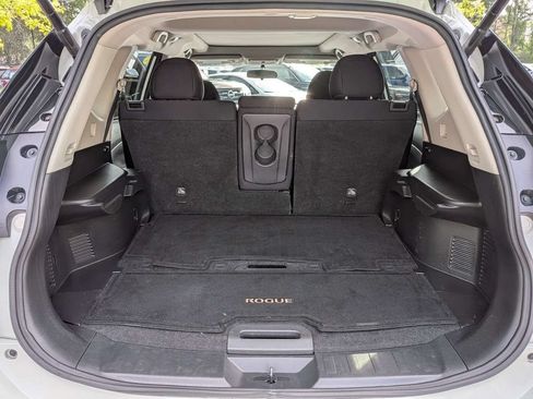 Used 2017 Nissan Rogue SV w/ Sun & Sound Touring Package AWD/4WD image 13
