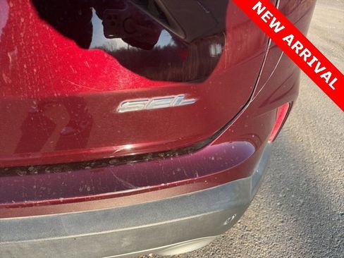 Used 2020 Ford Edge SEL image 9