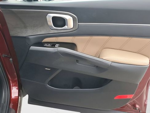 Used 2025 Kia Sorento SX Prestige w/ Olive Brown Leather Package image 42