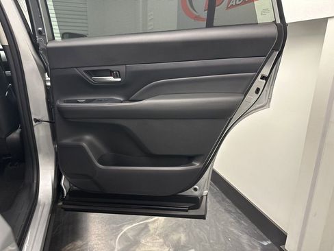 Used 2024 Toyota Grand Highlander XLE image 12