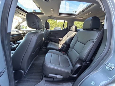 Used 2023 GMC Acadia SLT w/ Elevation Edition AWD/4WD image 8