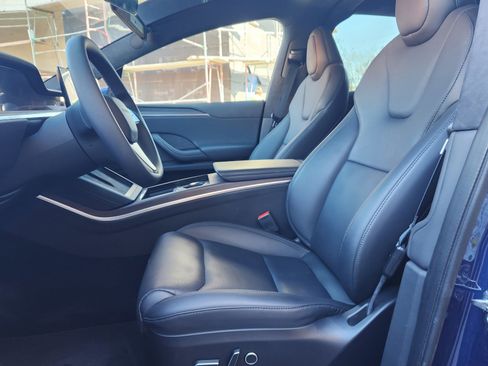 Used 2024 Tesla Model X image 17