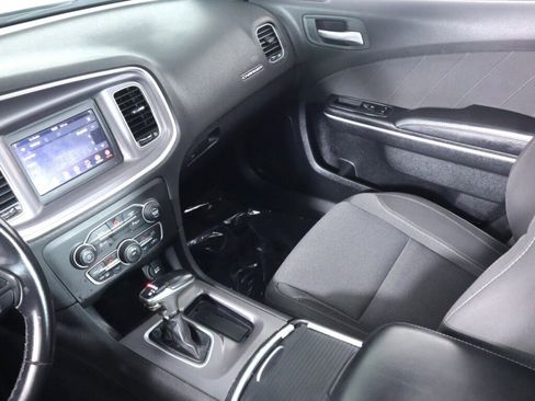 Used 2019 Dodge Charger SXT image 29