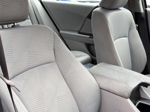 Used 2015 Honda Accord LX image 9