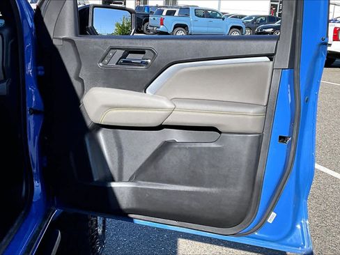 Used 2025 Chevrolet Colorado ZR2 AWD/4WD image 22