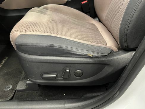 Used 2019 Hyundai Santa Fe SEL AWD/4WD image 12