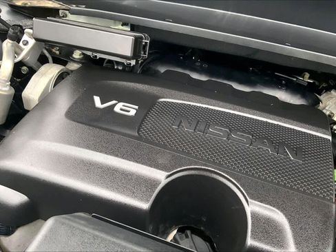 Used 2017 Nissan Pathfinder S image 31