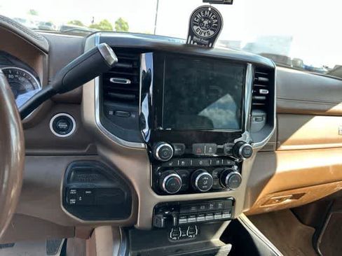 Used 2022 RAM 3500 Laramie AWD/4WD image 5