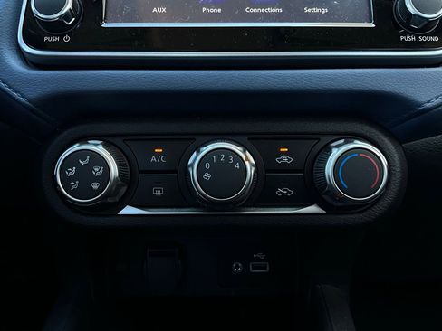 Used 2025 Nissan Versa SV image 25