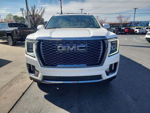 Certified 2024 GMC Yukon Denali Ultimate w/ LPO, Floor Liner Package AWD/4WD image 3
