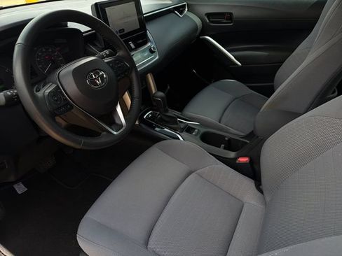 Used 2024 Toyota Corolla Cross AWD Hybrid w/ Moonroof Package image 11