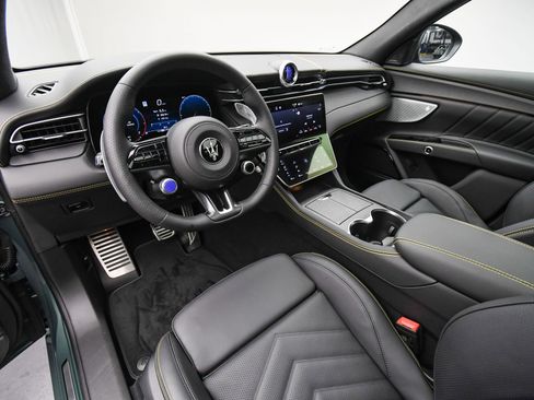 New 2025 Maserati Grecale Modena image 12