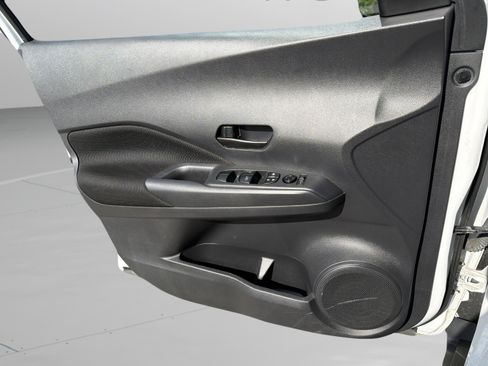 Used 2022 Nissan Kicks S FWD image 16