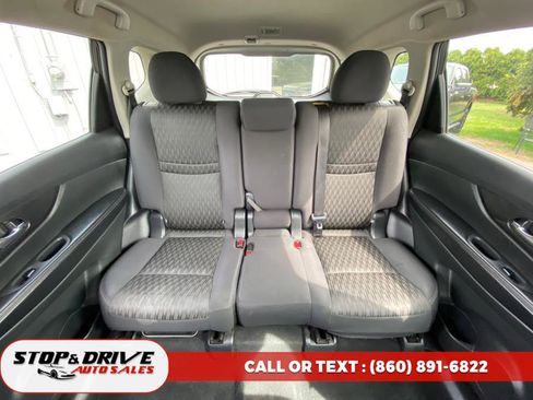 Used 2017 Nissan Rogue S w/ S Family Package image 18