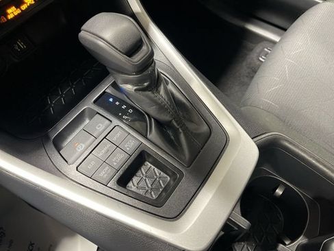 Used 2025 Toyota RAV4 XLE AWD/4WD image 20