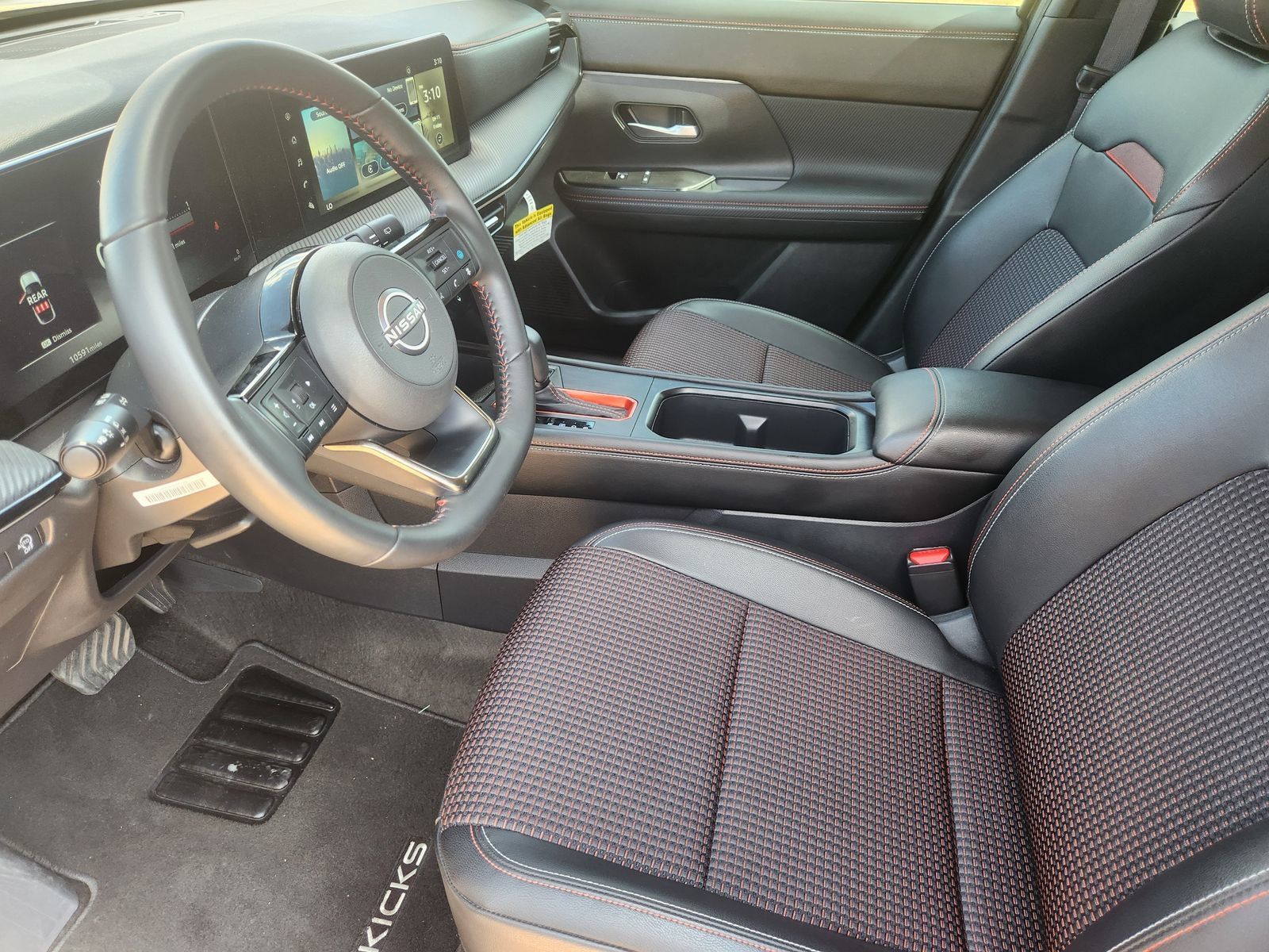 Used 2025 Nissan Kicks SR FWD image 16