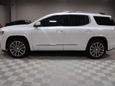 Used 2023 GMC Acadia Denali w/ Denali Ultimate Package AWD/4WD image 9