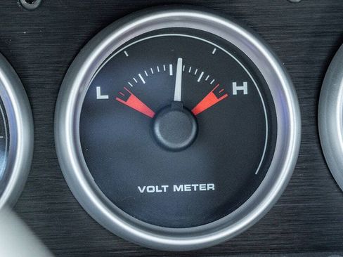 Used 2005 Ford GT RWD image 95