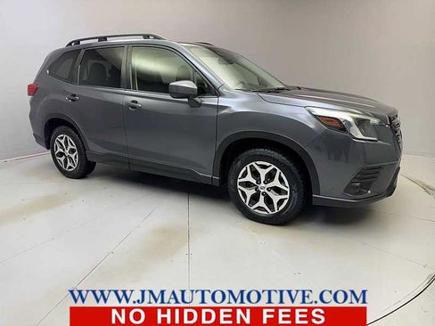 Used 2023 Subaru Forester Premium image 7