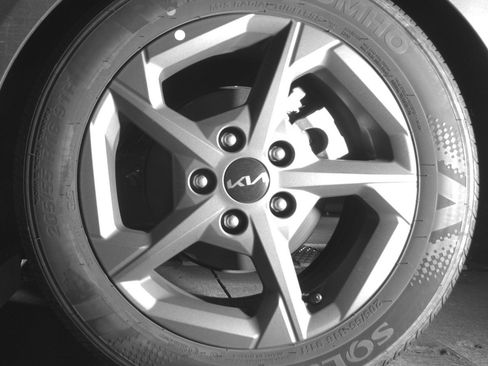 Used 2025 Kia K4 LXS image 14