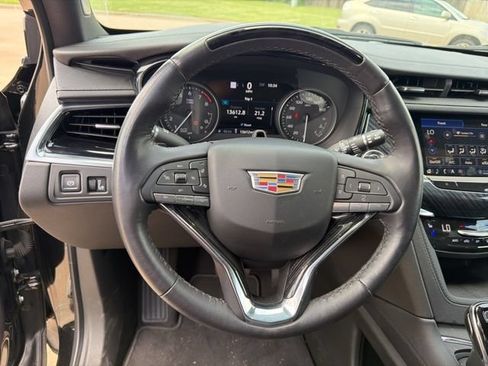 Used 2024 Cadillac XT6 Premium Luxury w/ Technology Package FWD image 9