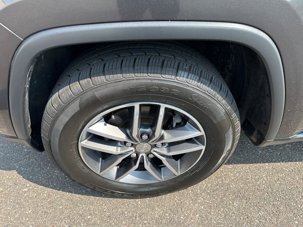 Used 2017 Jeep Grand Cherokee Limited AWD/4WD image 32