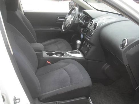 Used 2014 Nissan Rogue S w/ Convenience Package AWD/4WD image 19