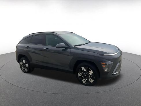 Used 2025 Hyundai Kona SEL image 2
