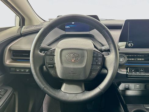 Used 2024 Toyota Prius XLE image 18